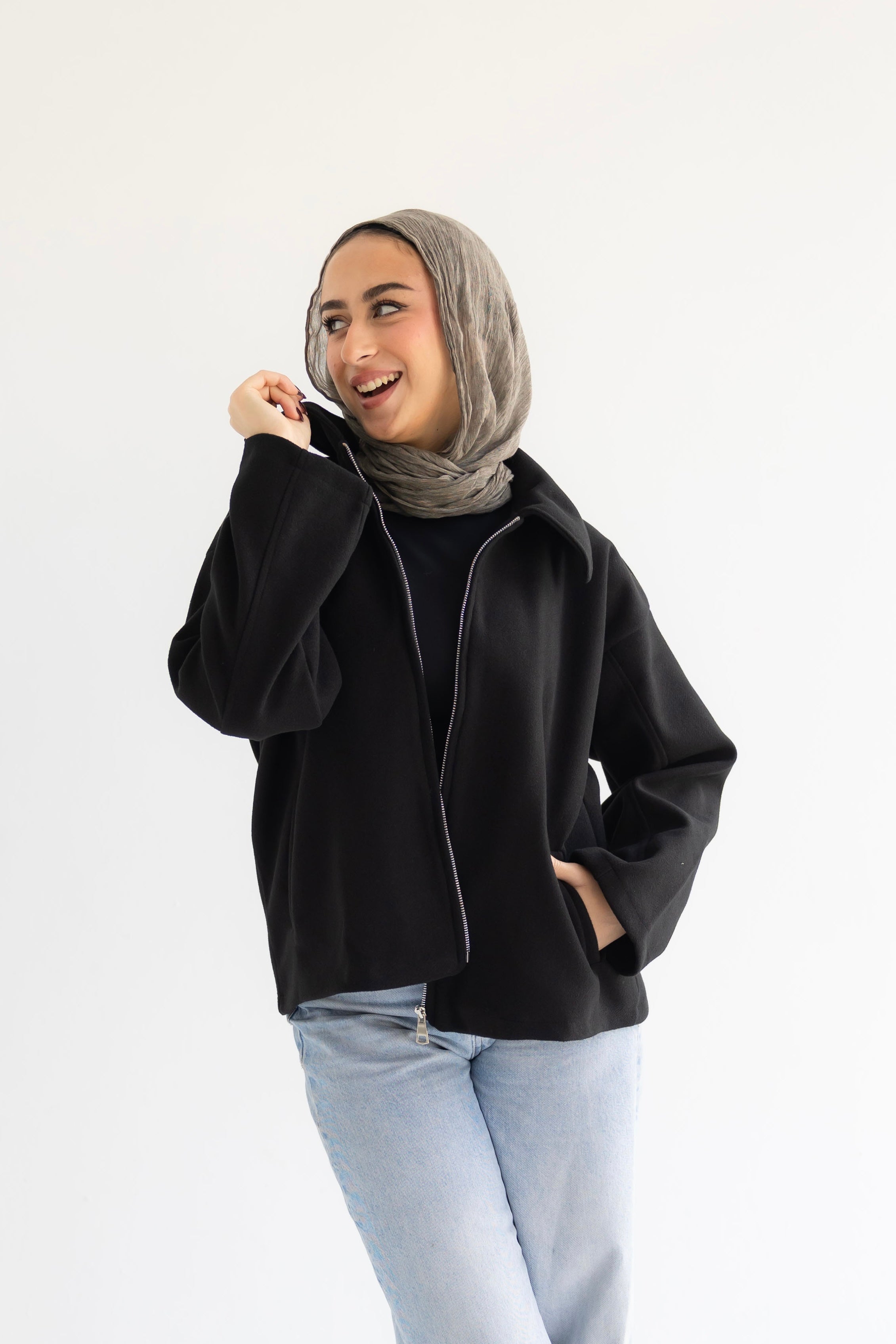 Alma jacket black