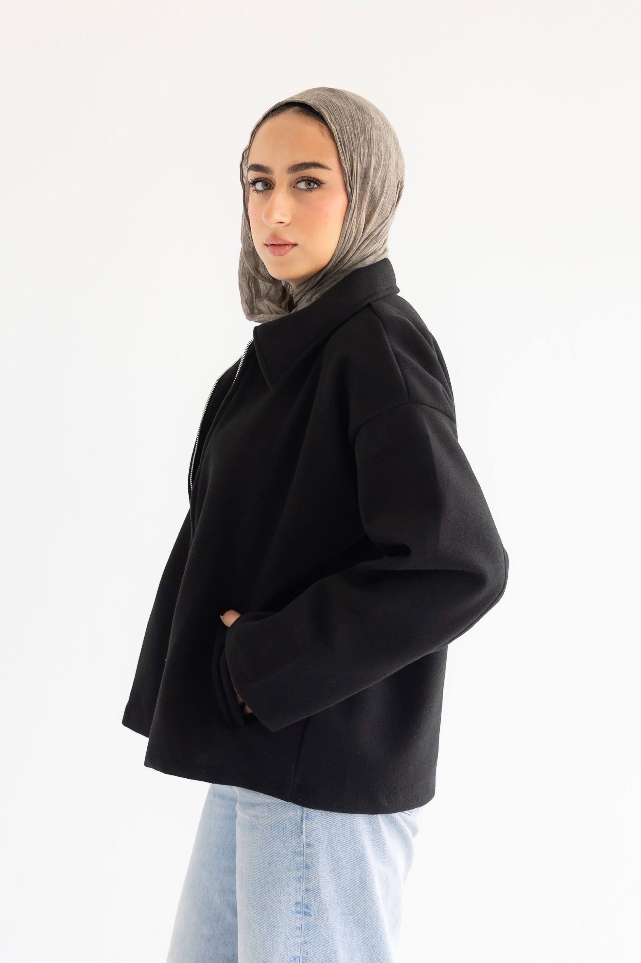 Alma jacket black